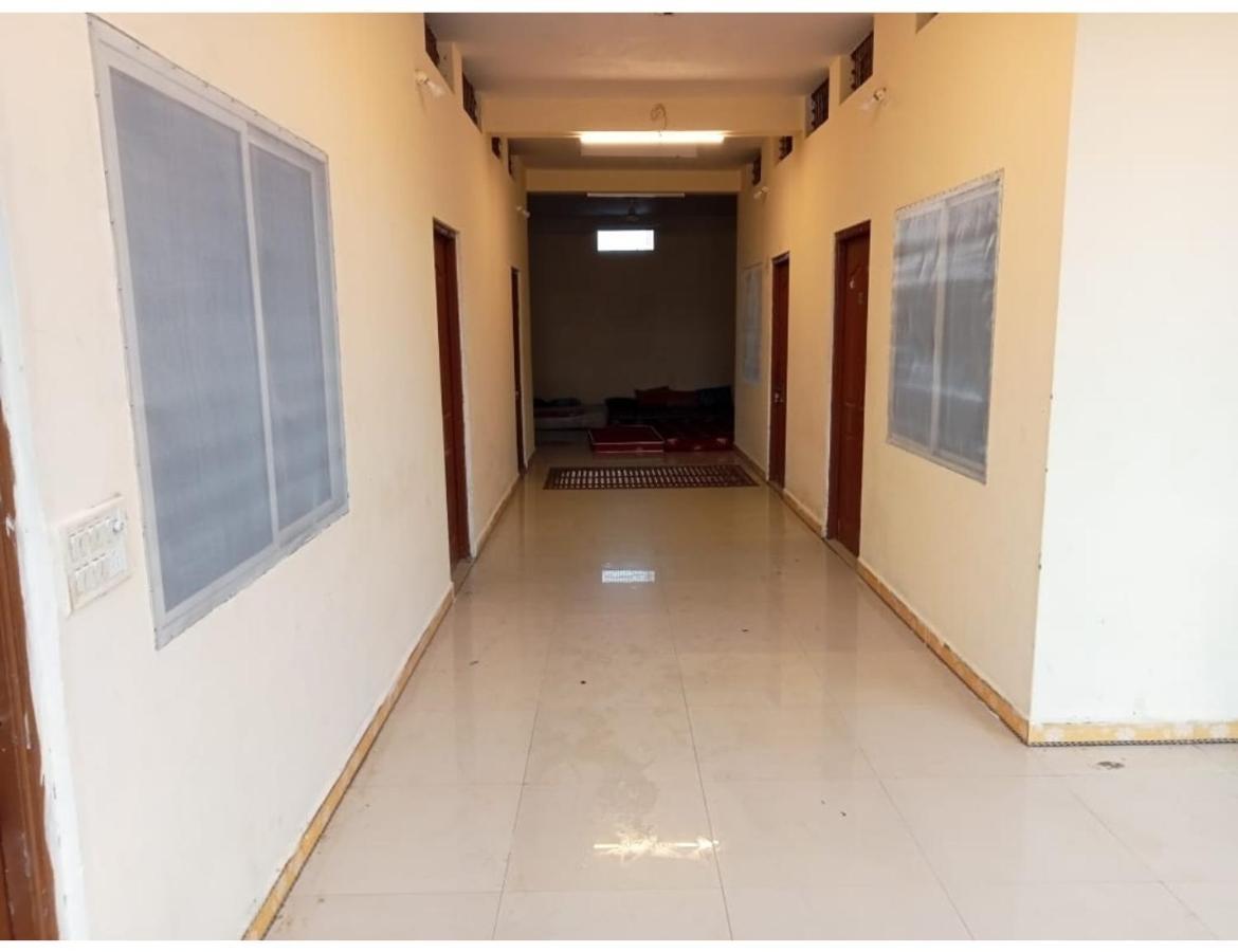 Hotel Mahakal Vishram, Ujjain Exterior photo